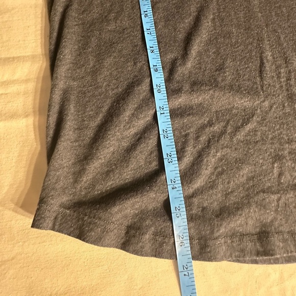🎉Old Navy Short Sleeve Soft Wahed Baseball Style Tee 2 Toned Gray Size Large - Picture 5 of 6